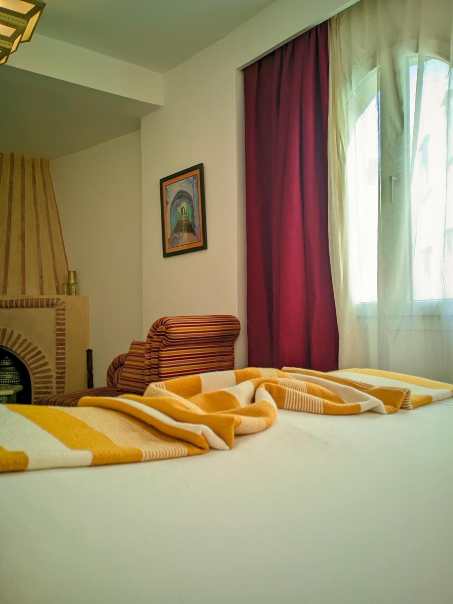 La Fontaine Bleue Hotel เอสเซาอิรา ภายนอก รูปภาพ