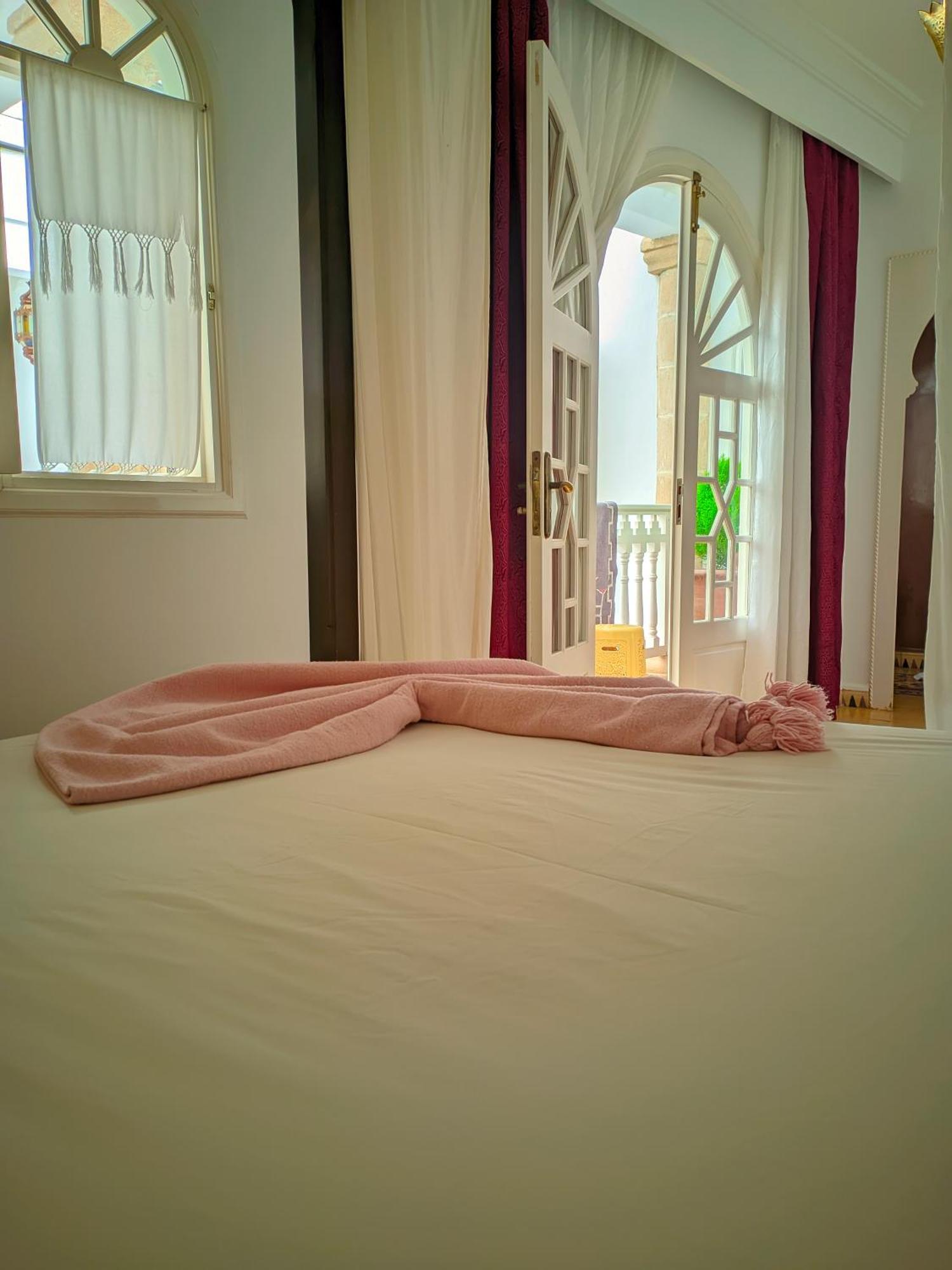 La Fontaine Bleue Hotel เอสเซาอิรา ภายนอก รูปภาพ